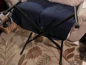 Adjustable piano stand