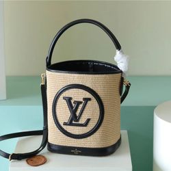 LV  Petit Bag