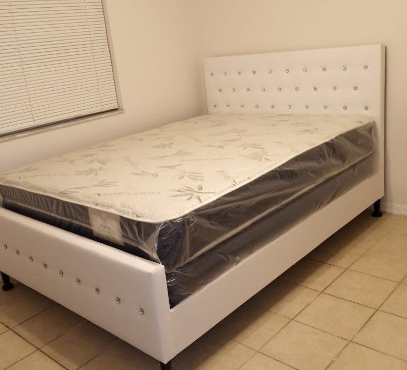 GREAT SALE NEW BEAUTIFUL QUEEN DIAMOND BED WITH MATTRESS