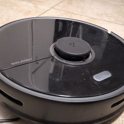 Roborock Robot Vacuum & Mop Cleaner – Barely Used