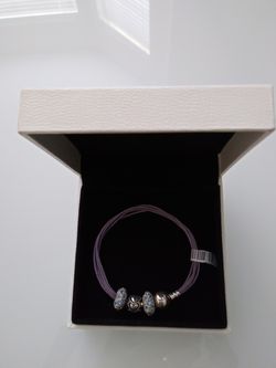 PANDORA bracelet with 2 extra charms, authentic! Brand new!!