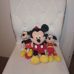 Mickey Mouse Backpack Plush With Two 9 1/2 In Collectable Plushes