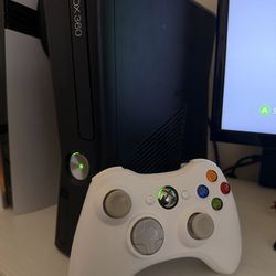 Xbox 360 Slim Bundle