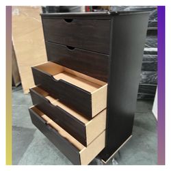 5 drawers dresser / Five drawers dresser