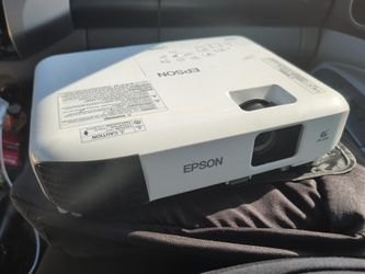 Projector like new