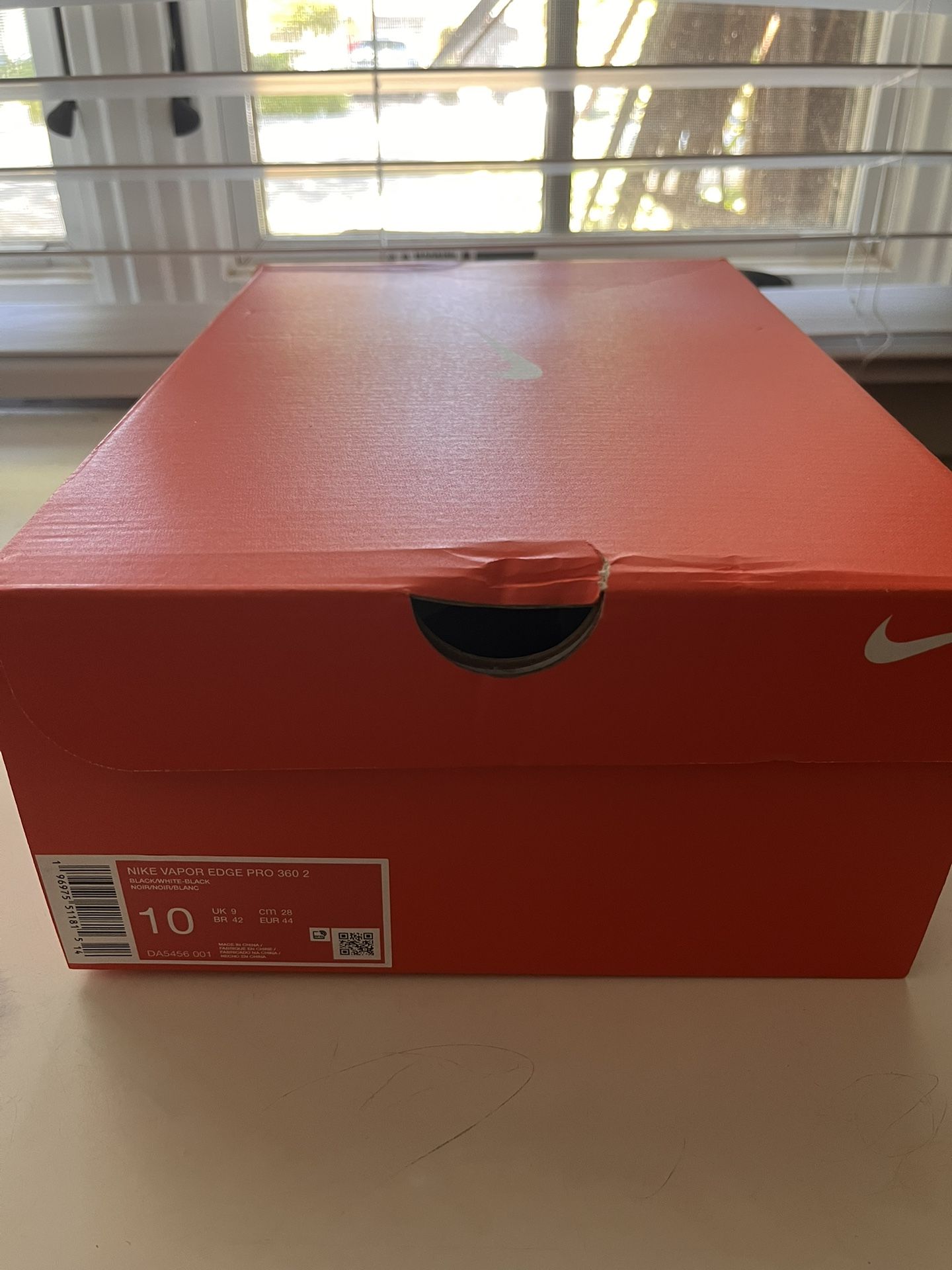 Nike Vapor Edge Pro cleats (COLOR BLACK SIZE 10)