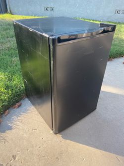 Hisense mini refrigerator with small freezer