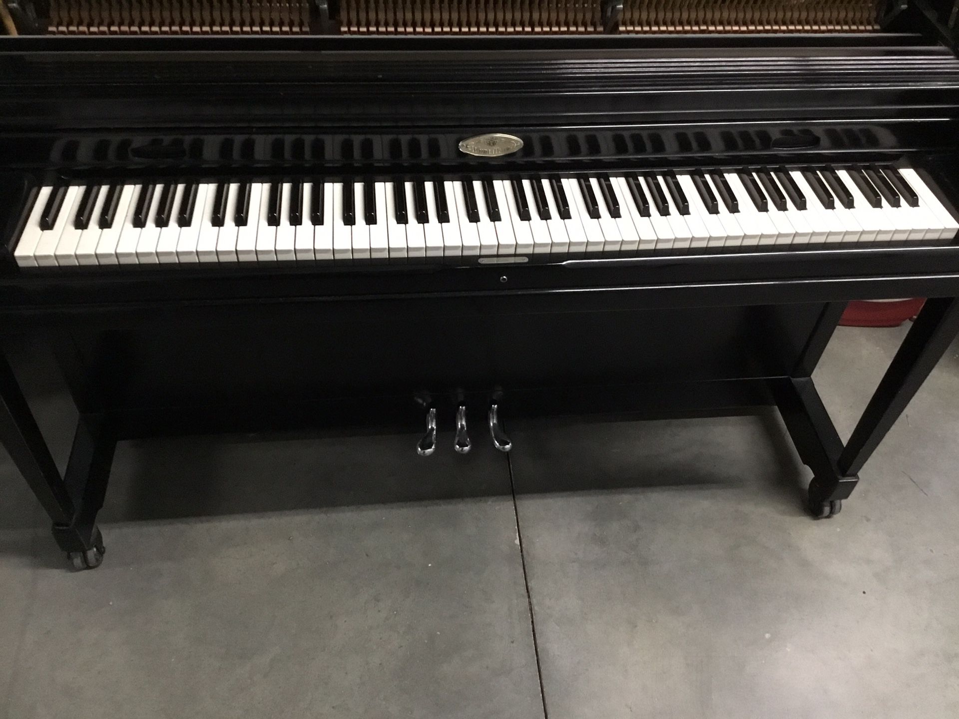WurliTzer upright piano model 2950