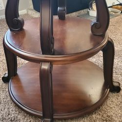 Traditional Round End Table