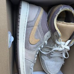 Men’s Nike Dunks Size 10