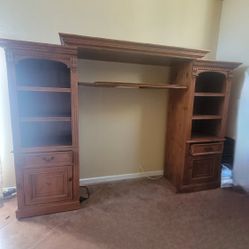 Entertainment center