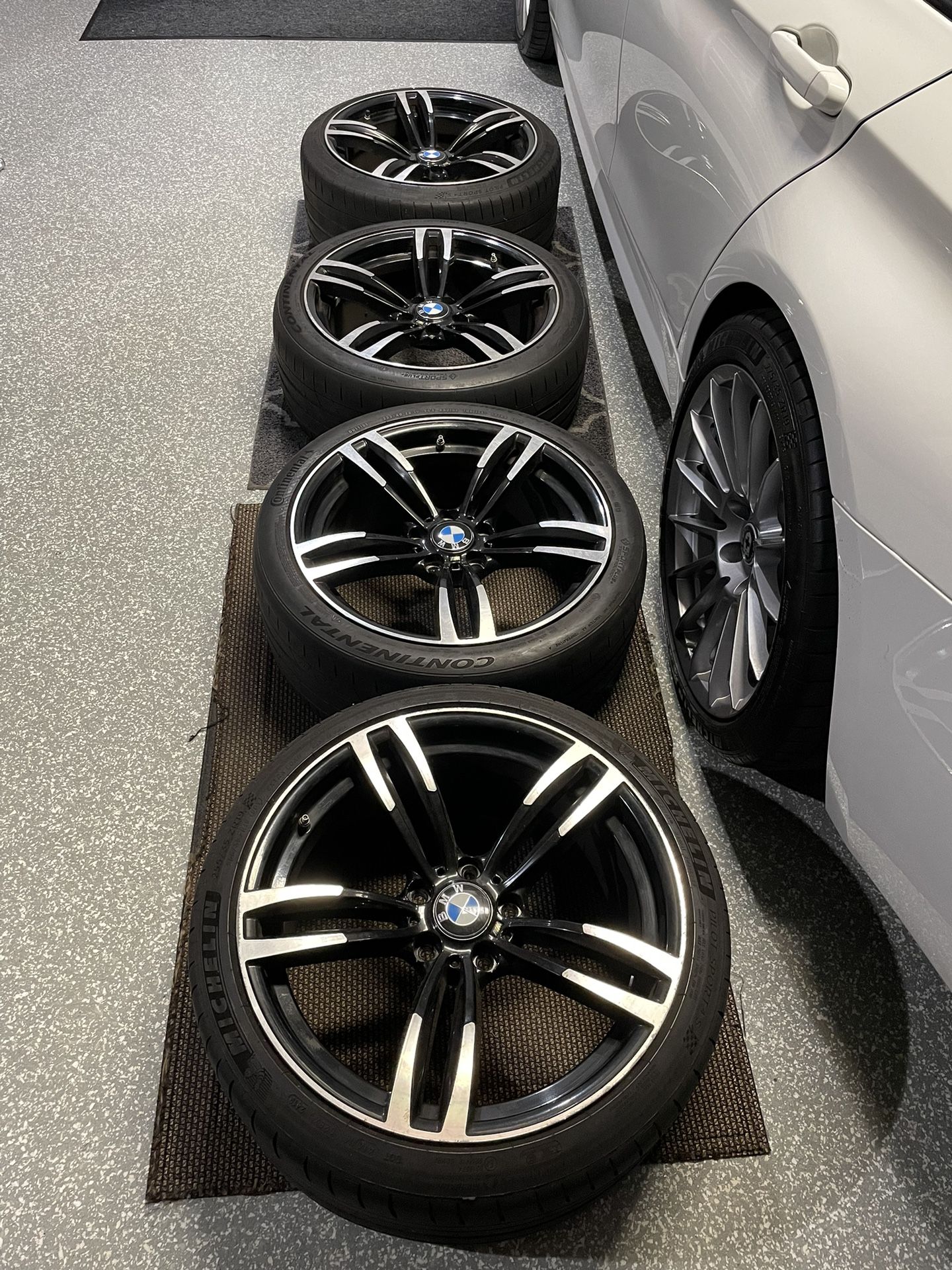 19” BMW wheels - Staggered
