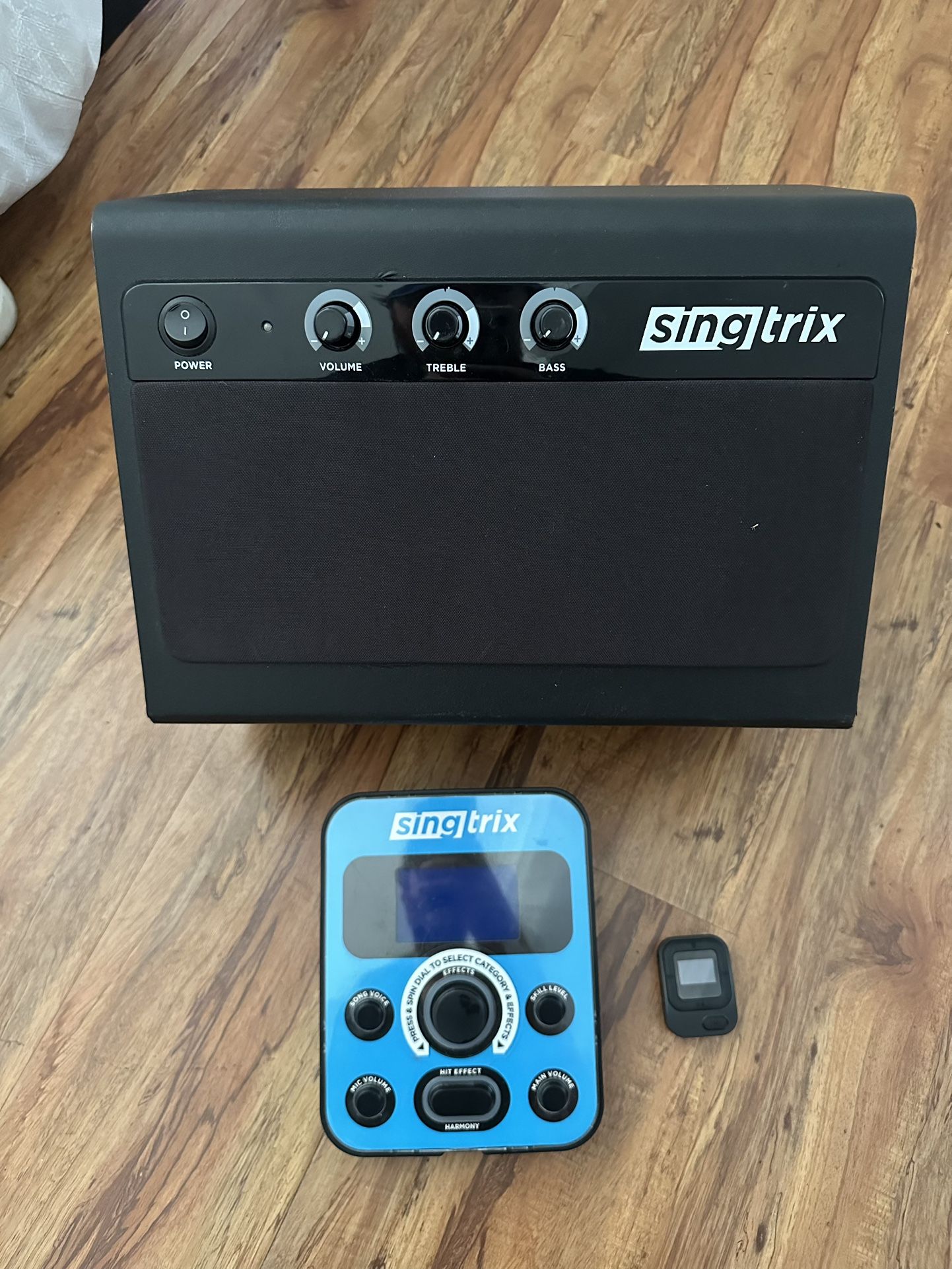 Singtrix All-In-One Karaoke System, 350+ Voice Effects, Autotuning, & PA Speaker