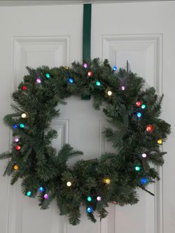 18ft Garland & 24" Pre-Lit LED Battery Powered Christmas Wreath