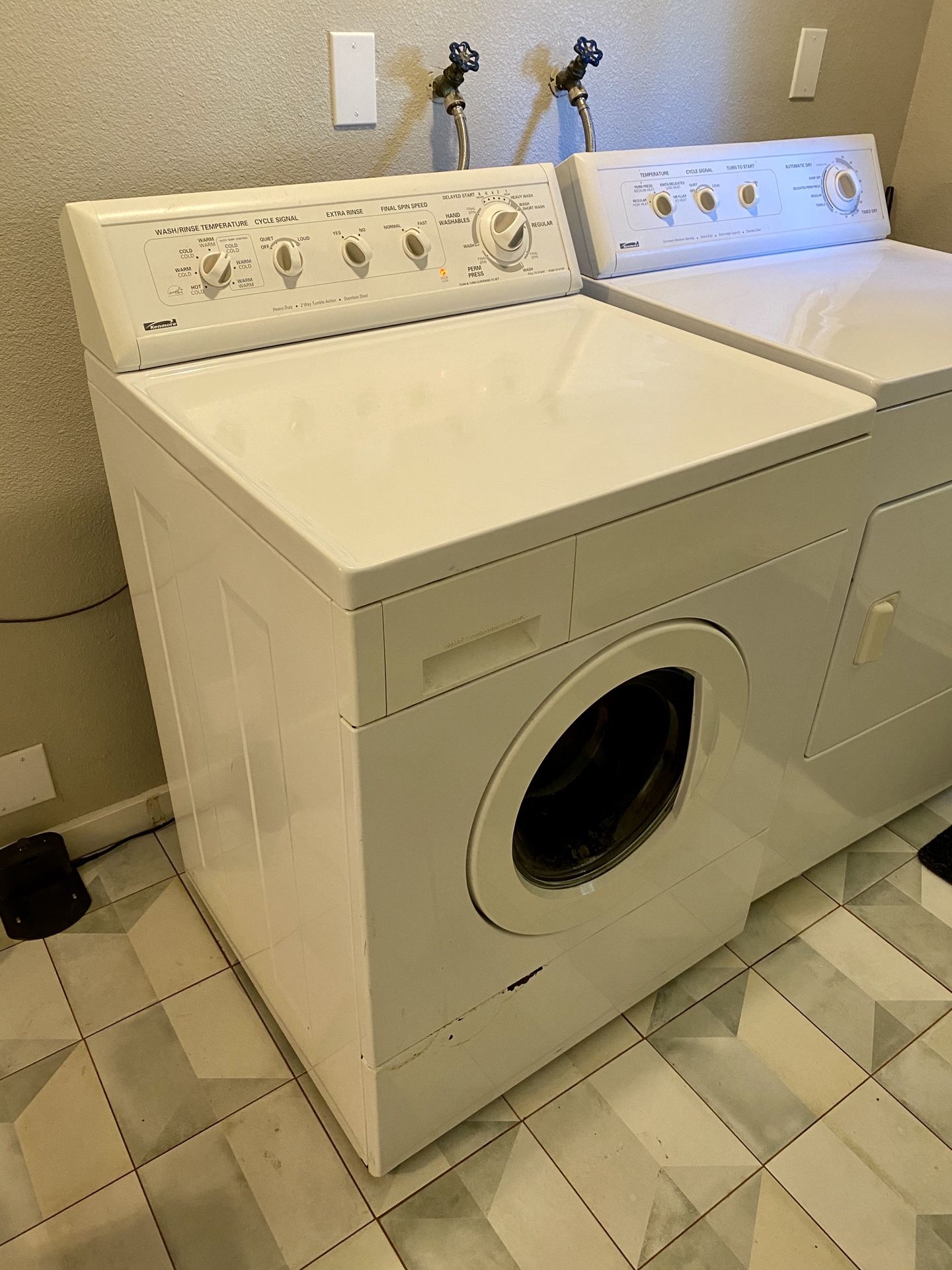 Set: Kenmore Front-Loading Washer & Dryer (gas)