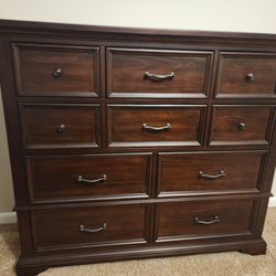 Universal Broadmoore Gentleman's  Chest Dresser