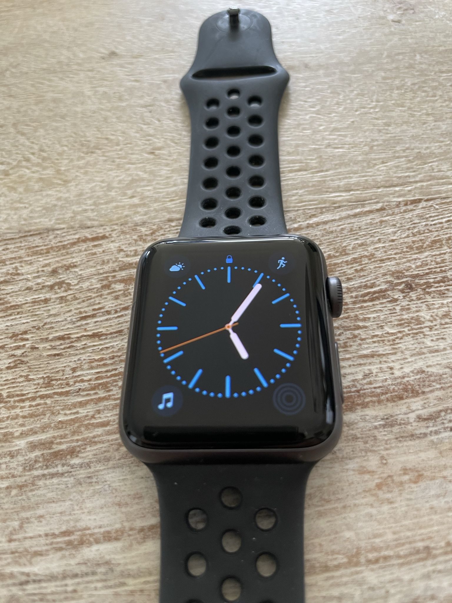 Apple Watch Serie 3 42mm MQLD2LL/A Apple Watch Nike+ S3 42 SG Al Anth/Bik Nike Sport (GPS + Cellular) Perfect !! Like New