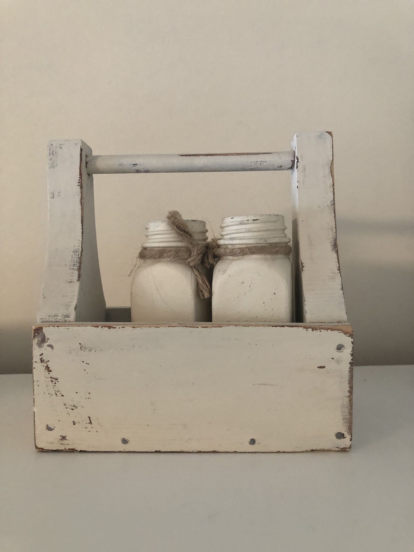 Small mason jars + box
