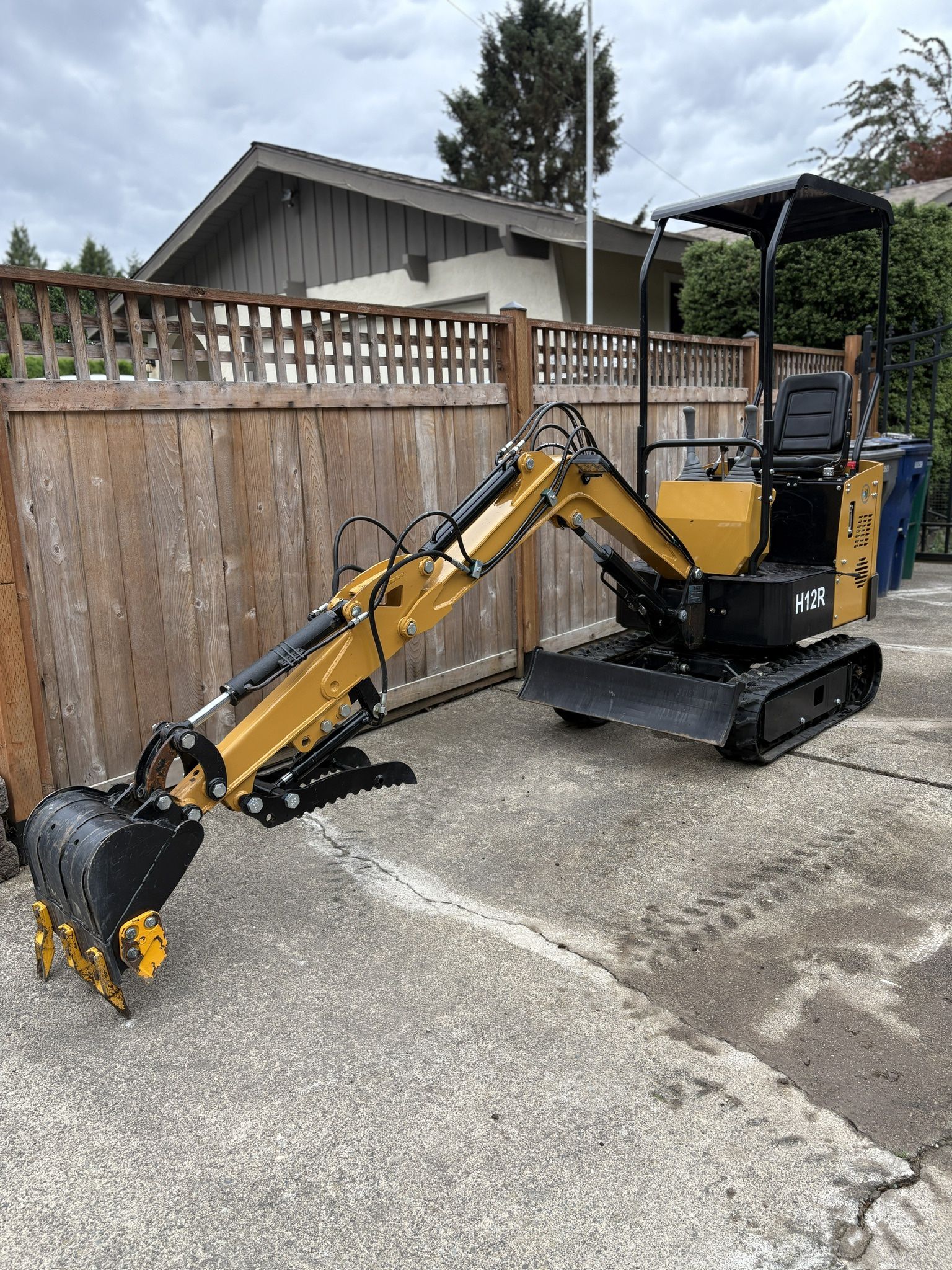 AGT H12 Mini Excavator
