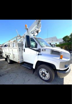 40405A2 BUCKET TRUCK GMC 4500   35’ FEET GASOLINE