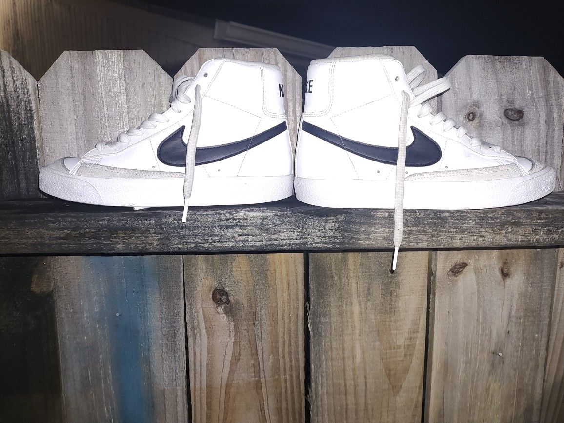 Nike Sneakers Size 4y Youth Shoes