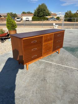 Mid Century Modern Dresser
