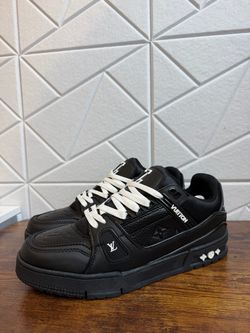 Men Black and White Sneakers - Size 11 / 11.5