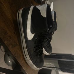 Men’s Nikes Size 11.5