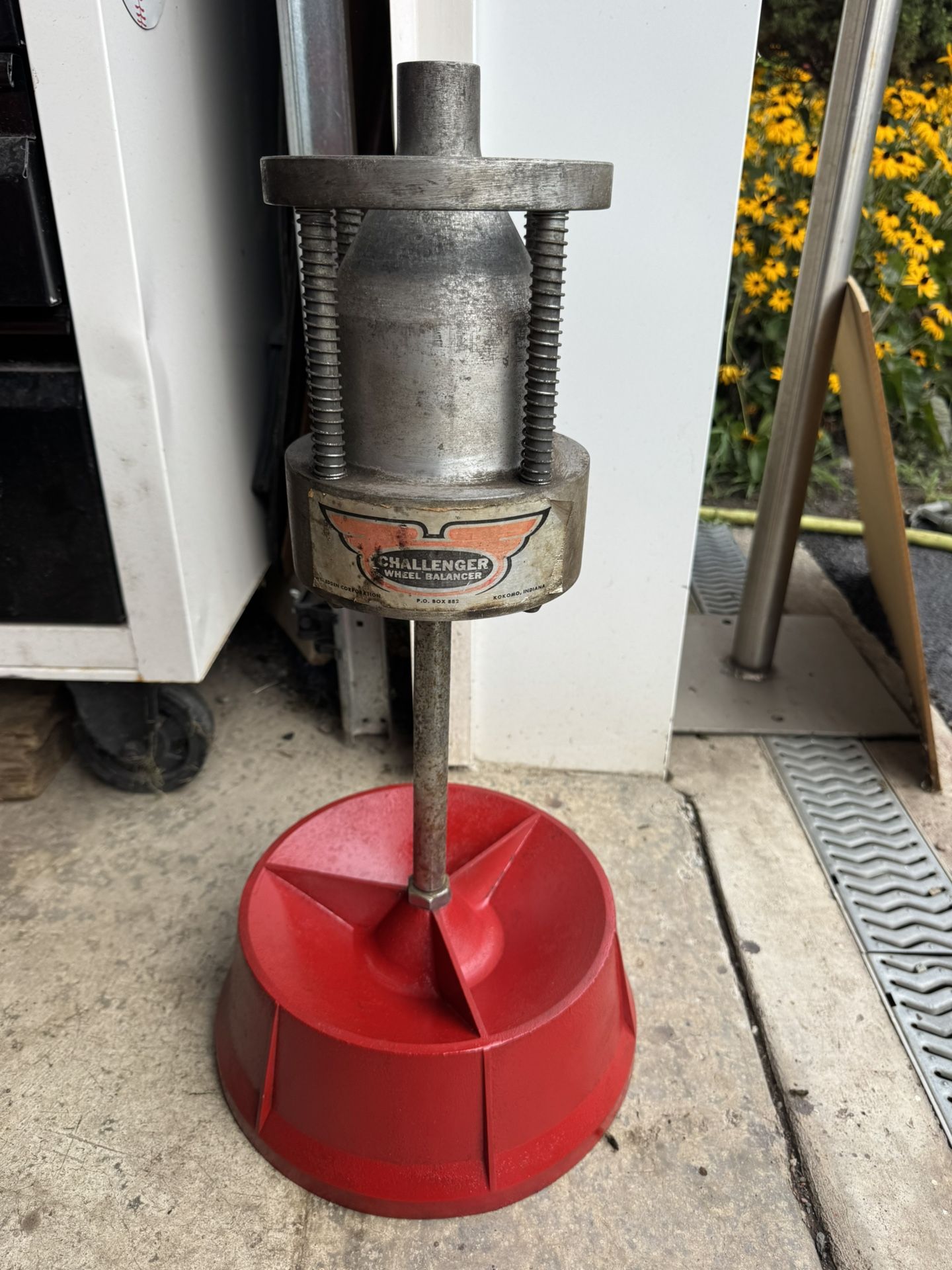 Challenger Tire Bubble Balancer. Must Pick Up