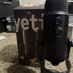 Yeti Blackout Microphone 