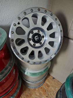 18 inch fuel vector machined wheels 6x139.7