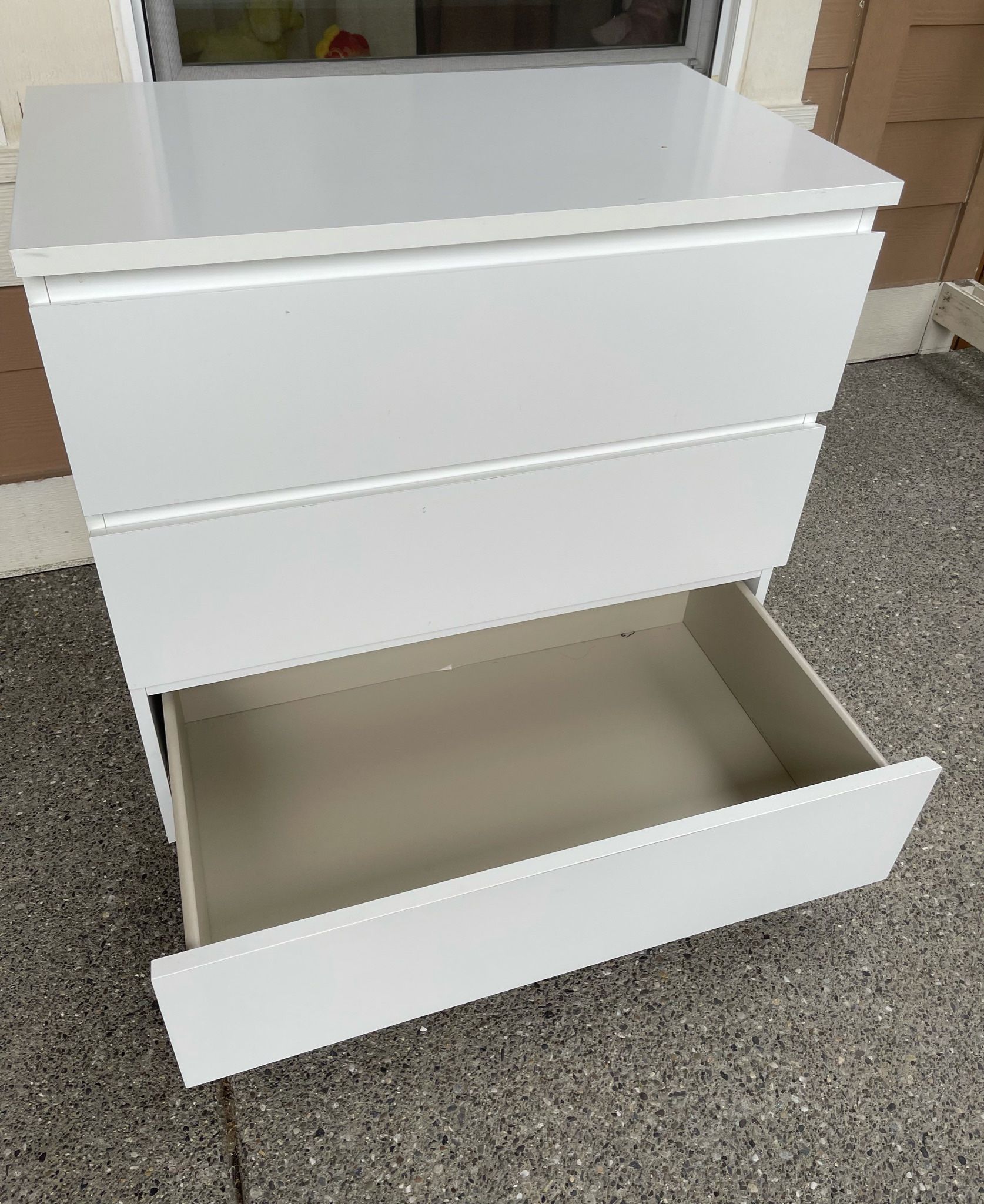 Ikea MALM 3 drawers chest glossy white dresser
