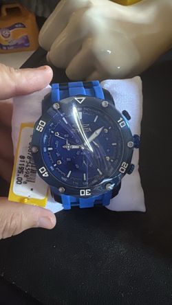 MEN'S BRAND NEW NICE INVICTA BLUE SILICONE STRAP BAND CHRONOGRAPH WATCH.