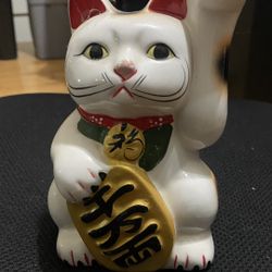 Lucky Japanese Cat 
