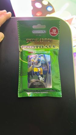 18 Card Random Football Card Pack!