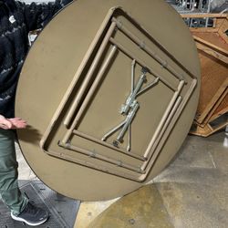 5’ Diameter Round Tables 