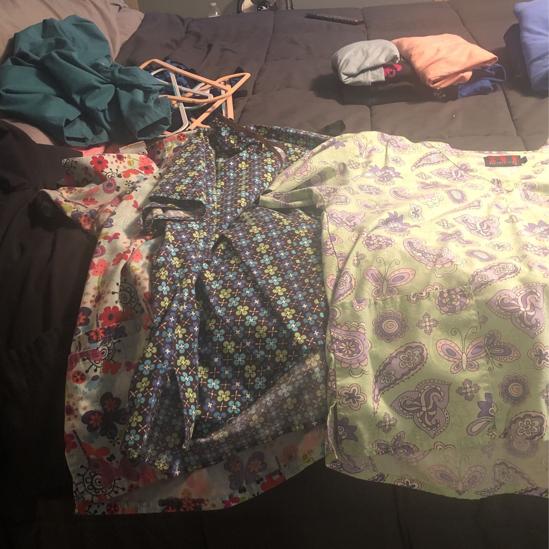 4 2xl Scrub Tops