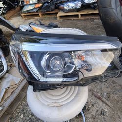 Right Hand Headlight For A 2019 To 2021 Subaru Forester OEM Part