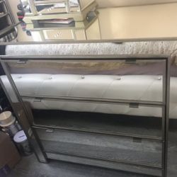 Mirror Dresser 