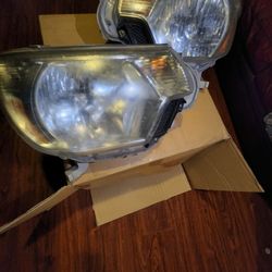2015 Toyota Tacoma Prerunner Headlights