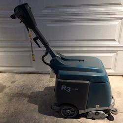 Commercial Carpet Cleaner