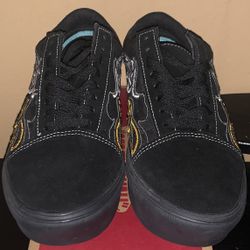 Brand New Vans Shoes "Le Flames" Old Skool