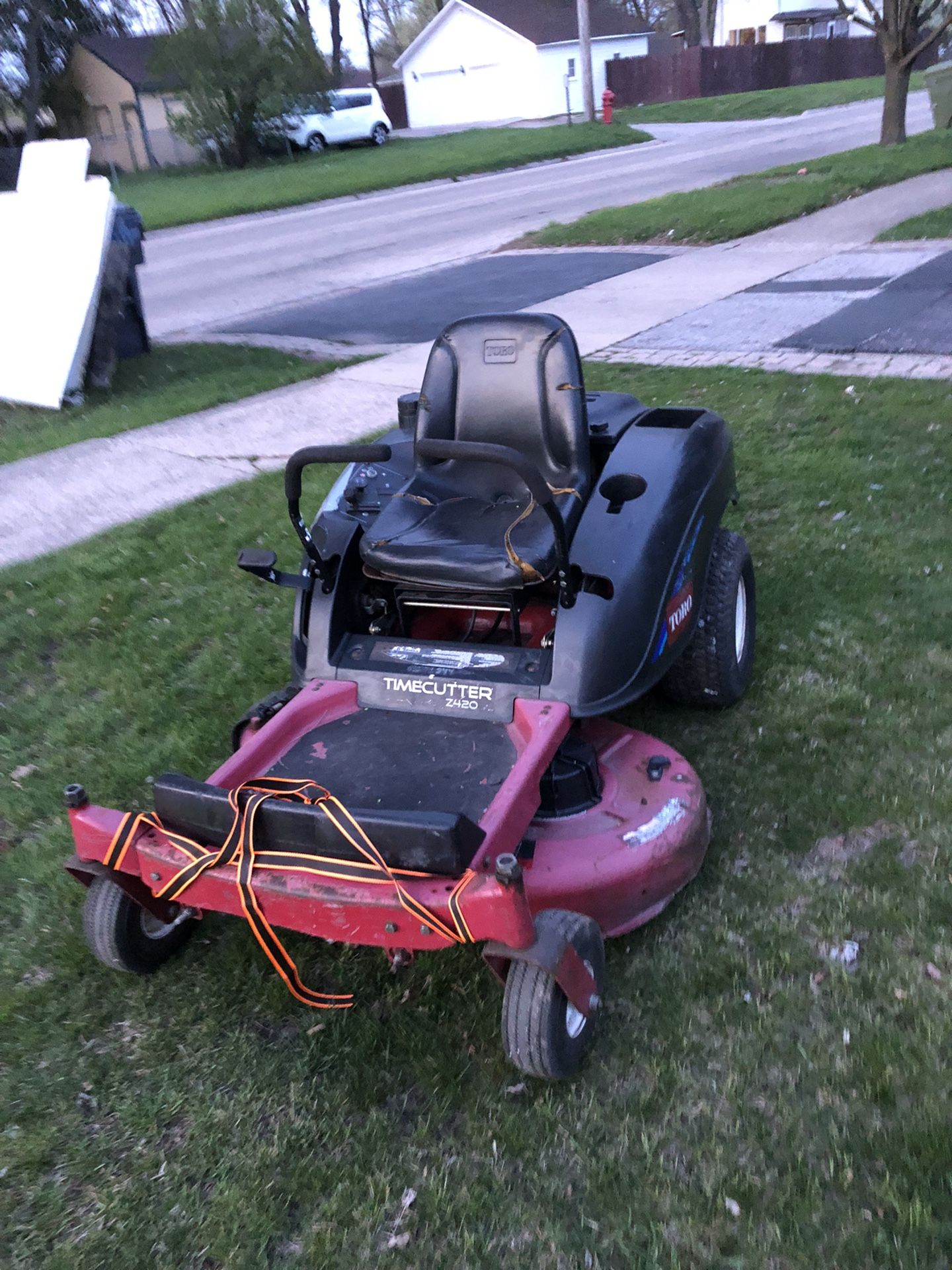 Riding lawn    For parts only Engine no good