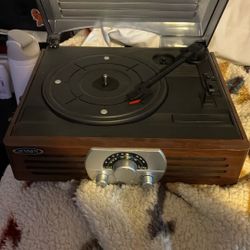 Jensen record player