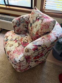 Lazyboy rocker/swivel chair.
