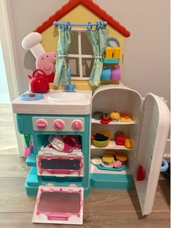 Vintage children’s peppa pig play kitchen