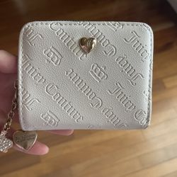 💖 Y2K Juicy Couture Zip-Around Wallet | Ivory | Heart Detail | Authentic