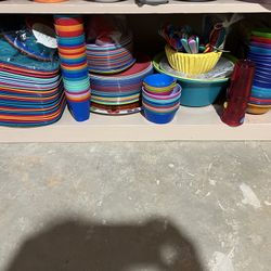 Plastic Wear Set For Picnic Or Kids 