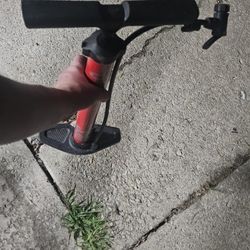Bell Air Attack 350 Handheld bicycle pump in Excellent condition. 
For e-bikes, scooters, bicycles & balls.
