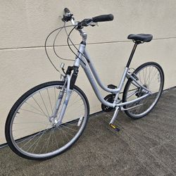 Norco 28" 21-Speed Road/City/Commuter Comfort Hybrid Bike - Light Step-Through 18" Frame, Front Shocks, Comfort Seat, Rack, TUNED! (MSRP $400)